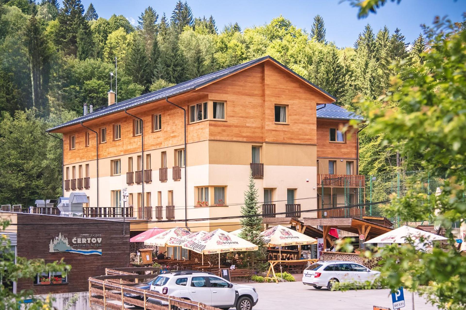 Wellness & Spa Hotel Certov Extérieur photo